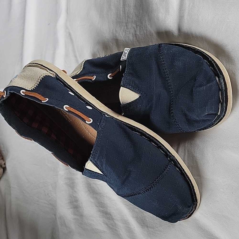 Toms